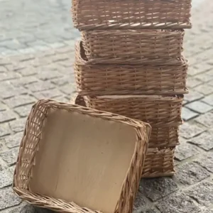 Proutěná prodejní bedýnka 30 × 30 cm – koš na ovoce a pečivo
